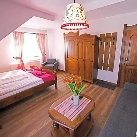 Bed & Breakfast Gosciniec Malinowka 3*
